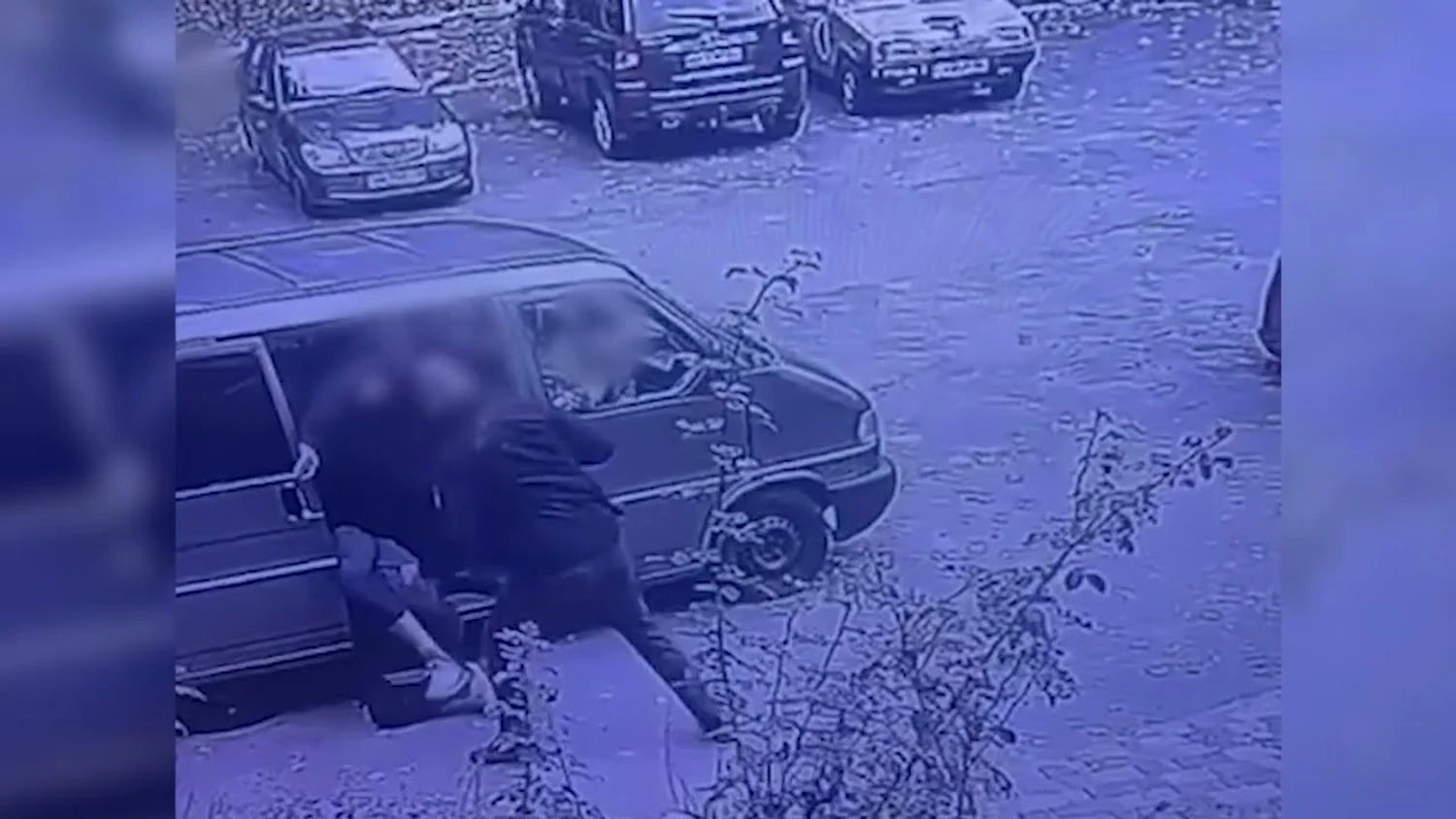 Двоє поліцейських отримали підозру за побиття чоловіка біля ТЦК у Києві