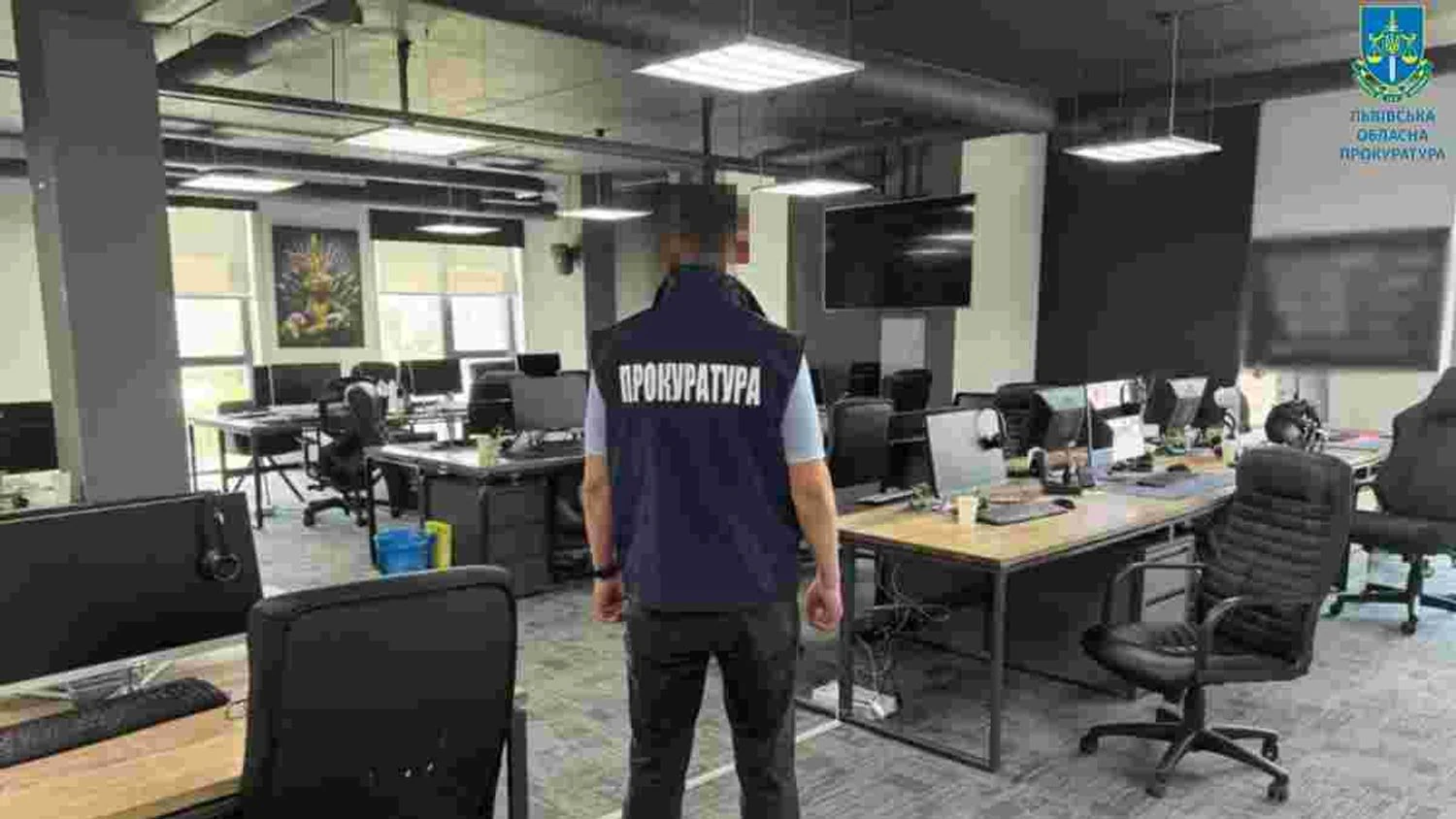 Роками обслуговували “ринок обману”: лише за останні місяці прокурори припинили діяльність 277 шахрайських call-центрів