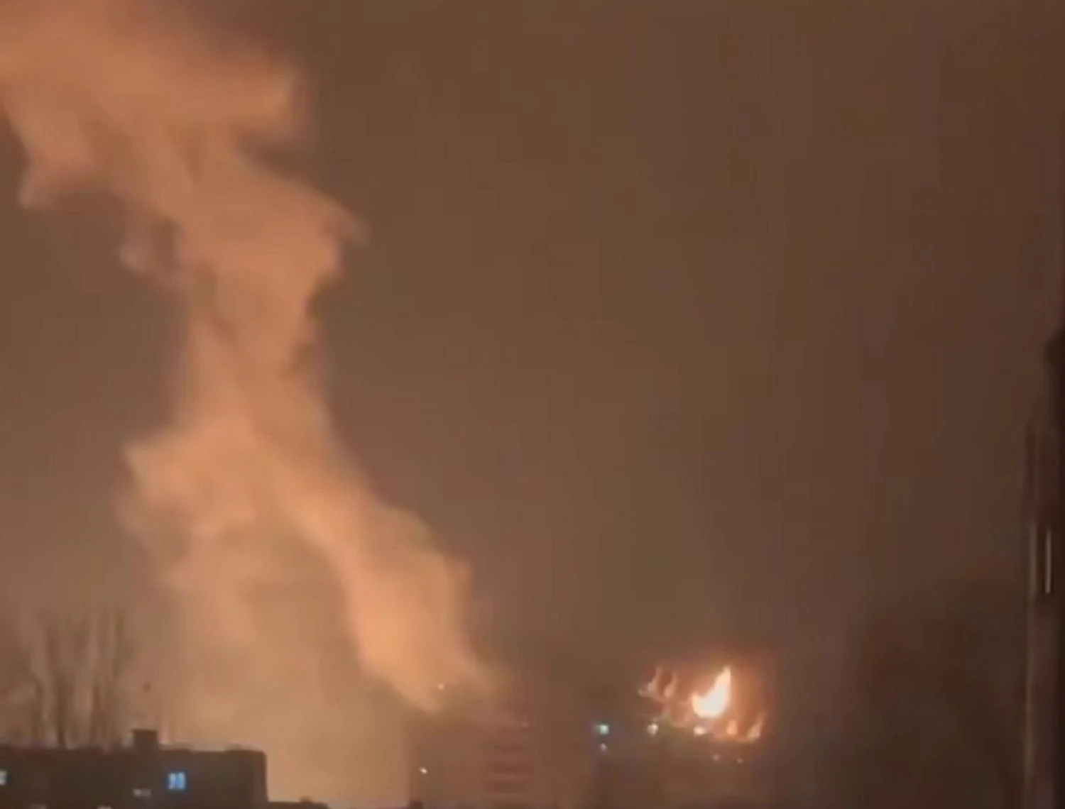 Безпілотники атакували російський волгоград: ймовірне влучання в місцевий НПЗ