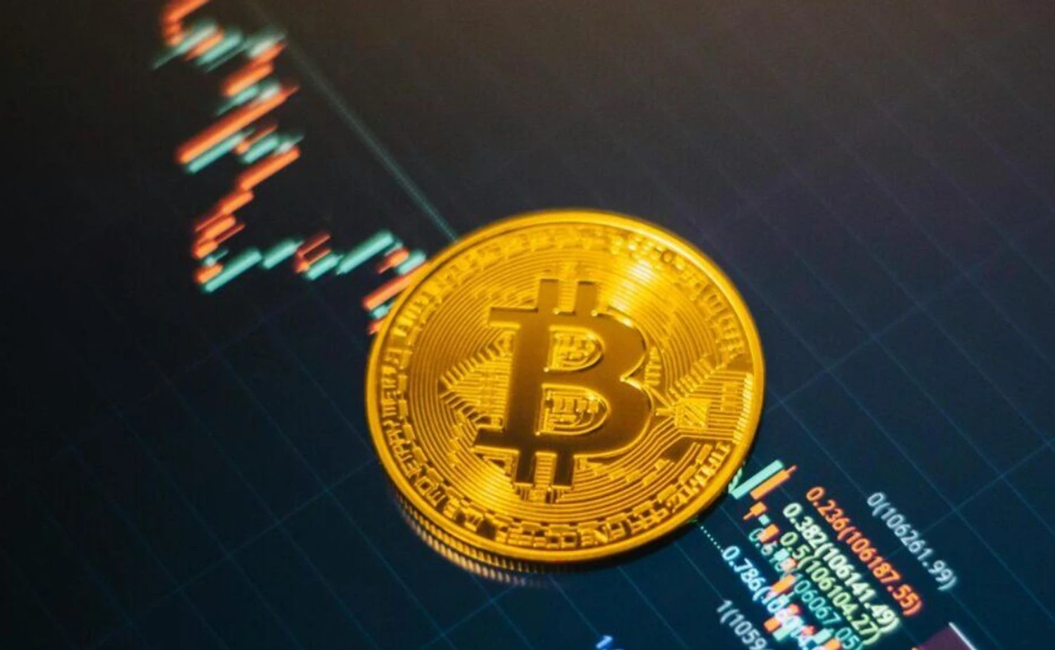 Біткоїн обвалився майже на 30% з жовтня, ринок втратив понад 1 трлн доларів - FT