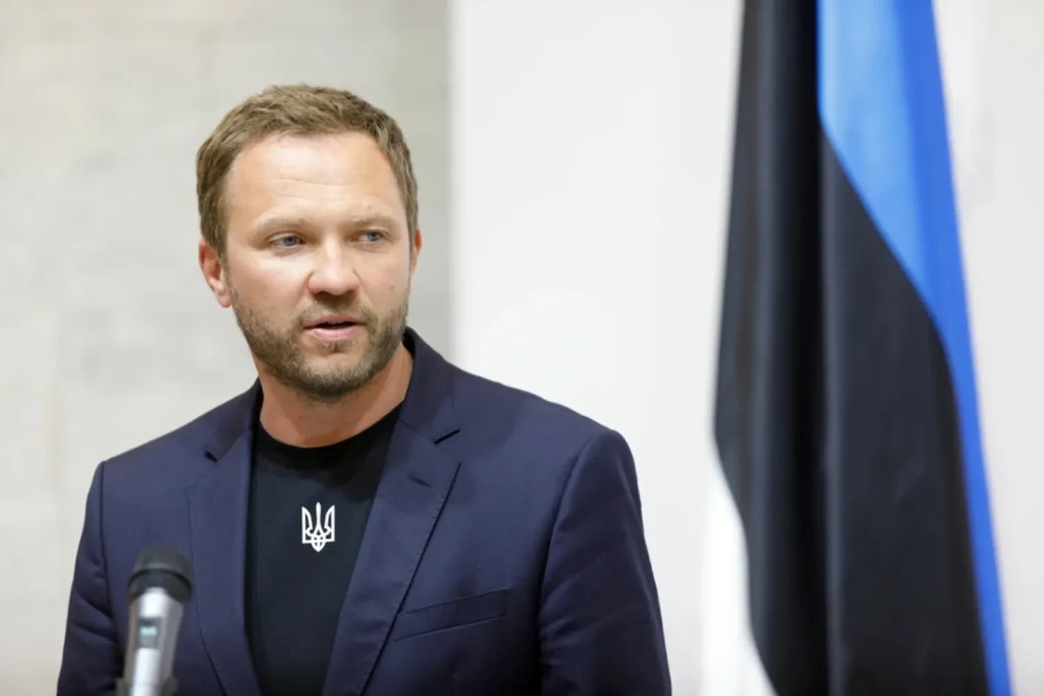 Естонія обіцяє розстрілювати