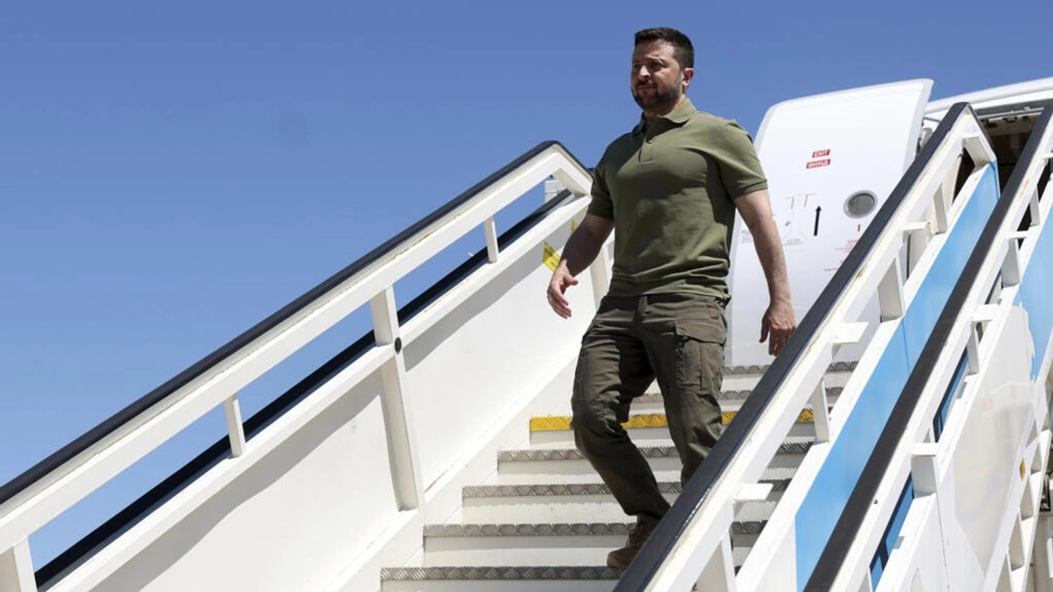 Зеленський здійснив 60 візитів за кордон та прийняв 100 глав держав та урядів у 2025 році - ОП