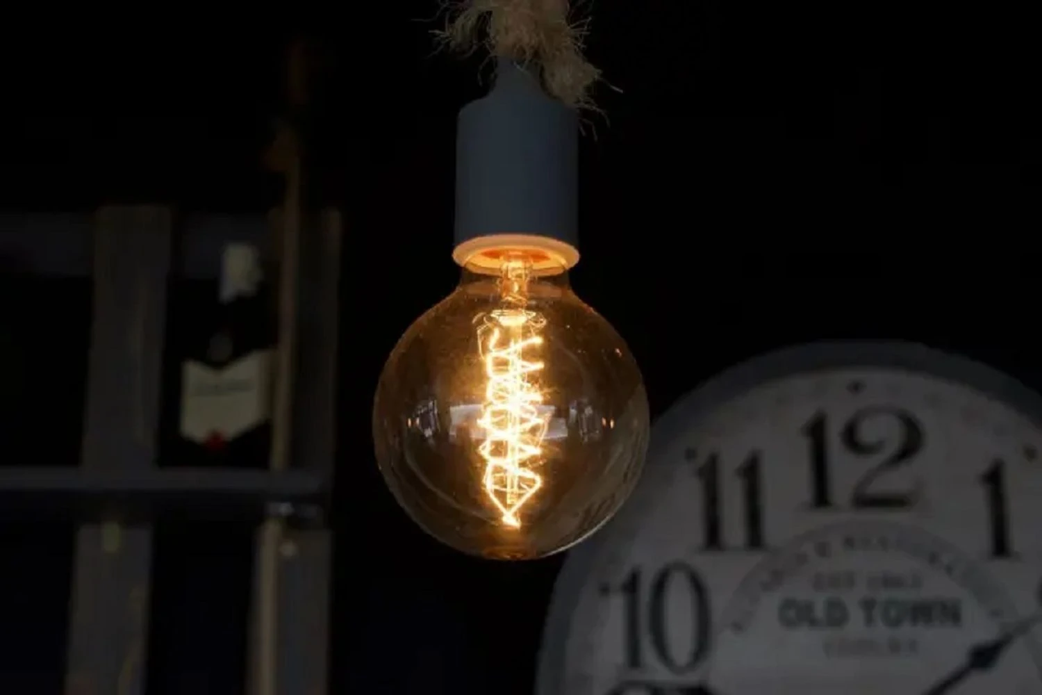 Дніпро без світла та води: прогнози щодо відновлення відсутні