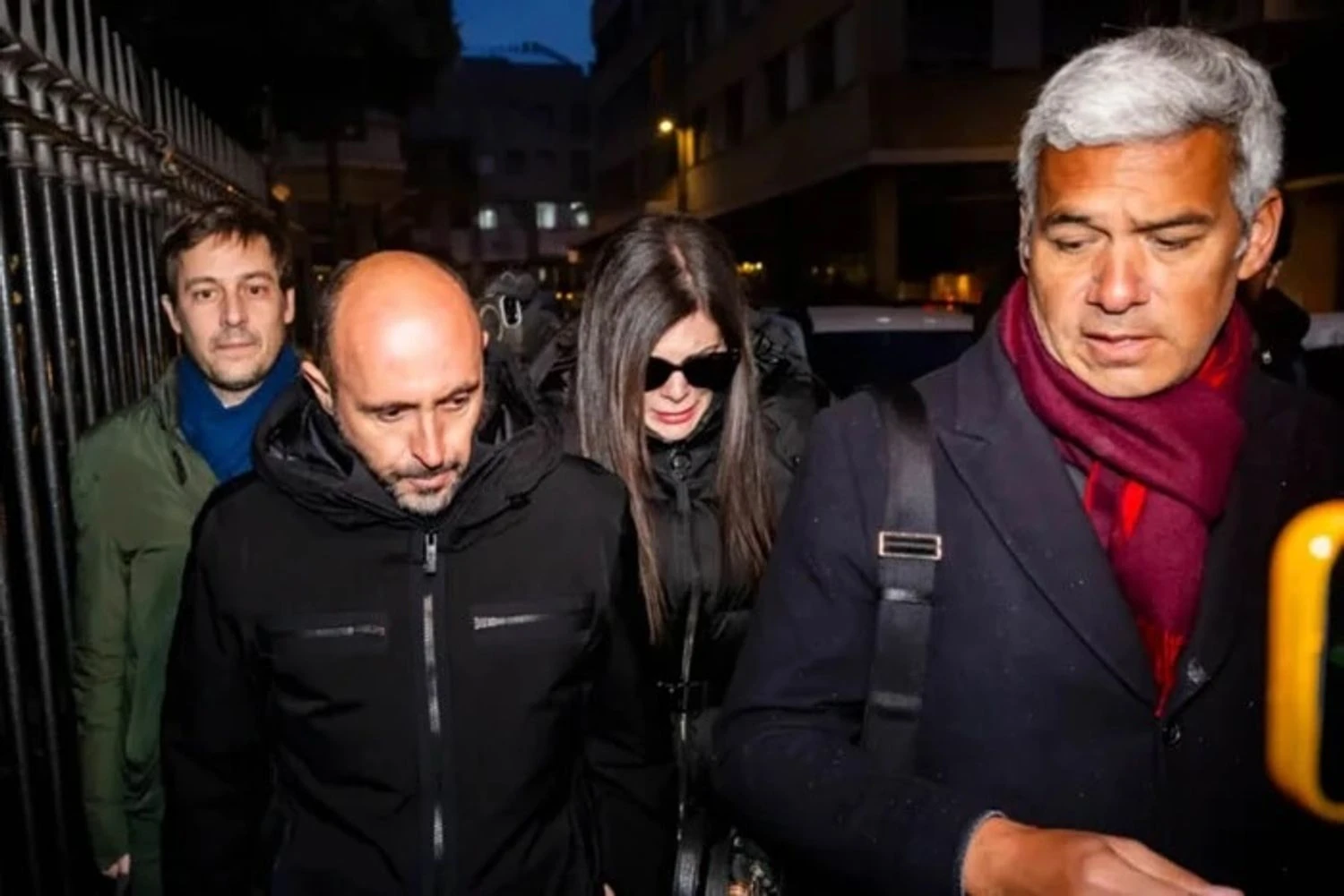 Повинен щодня з