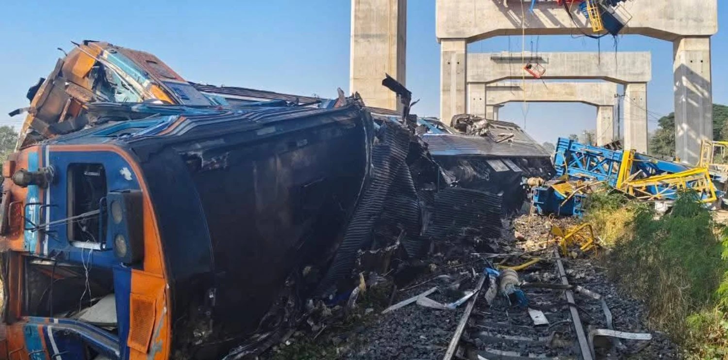 Кран обрушився на потяг у Таїланді: 22 загиблих