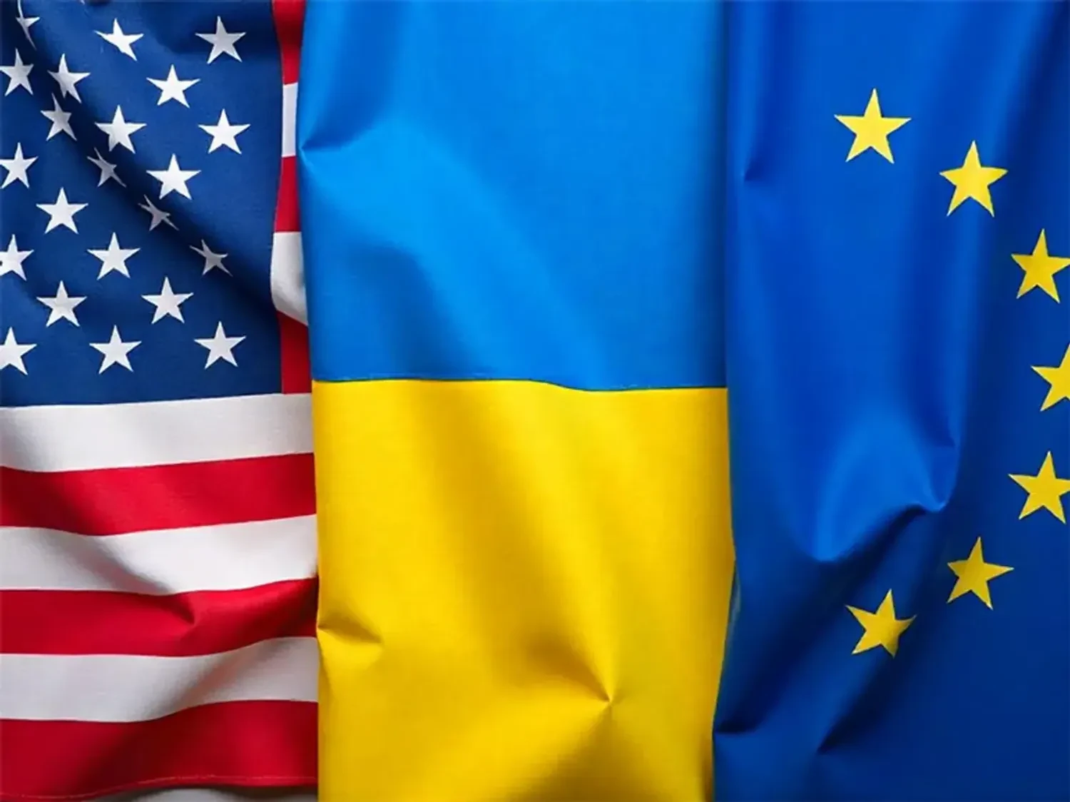 США та ЄС планують залучити 800 млрд доларів на відновлення України після війни – Politico