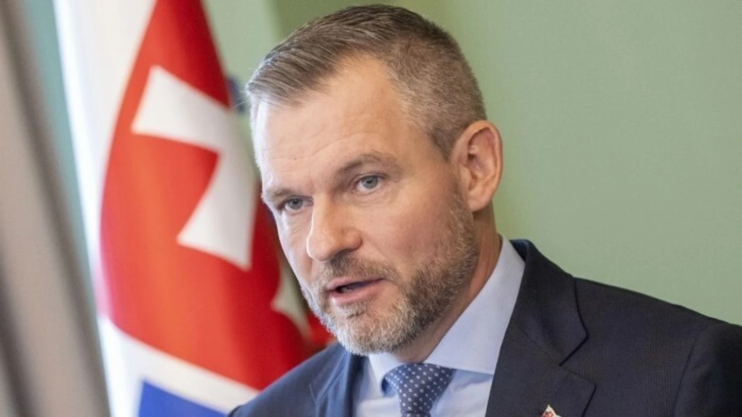 Президент Словаччини вважає помилкою передачу МіГ-29 Україні