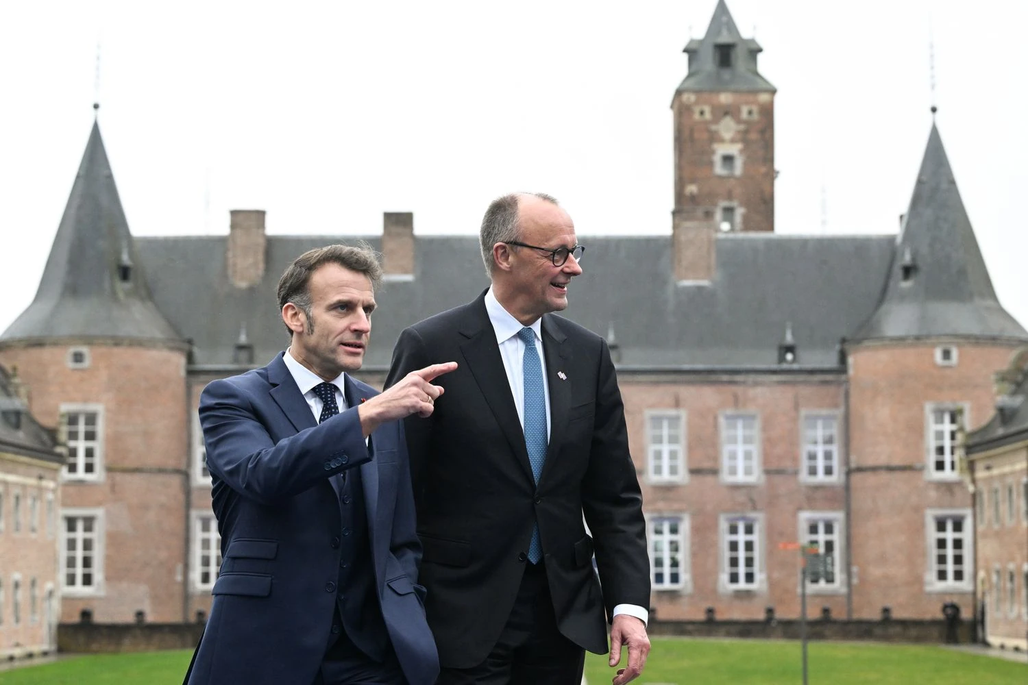 Мерц заявив про переговори з Макроном щодо ядерного щита на тлі заклику до нових відносин зі США