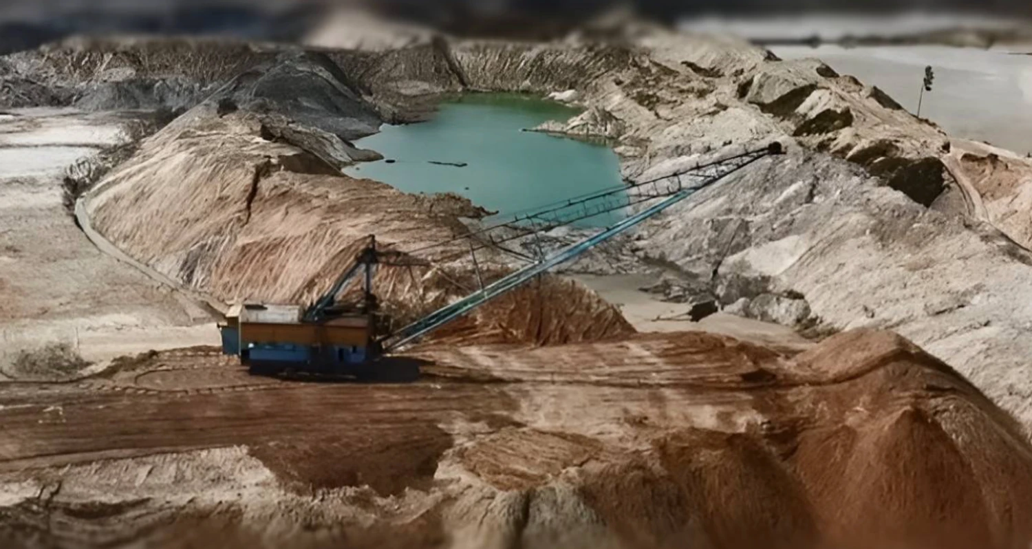 В Україні запустять аукціони на три титанові родовища Фірташа