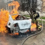 Дрон рф атакував автомобіль у Херсоні 29 березня - є загибла та поранений