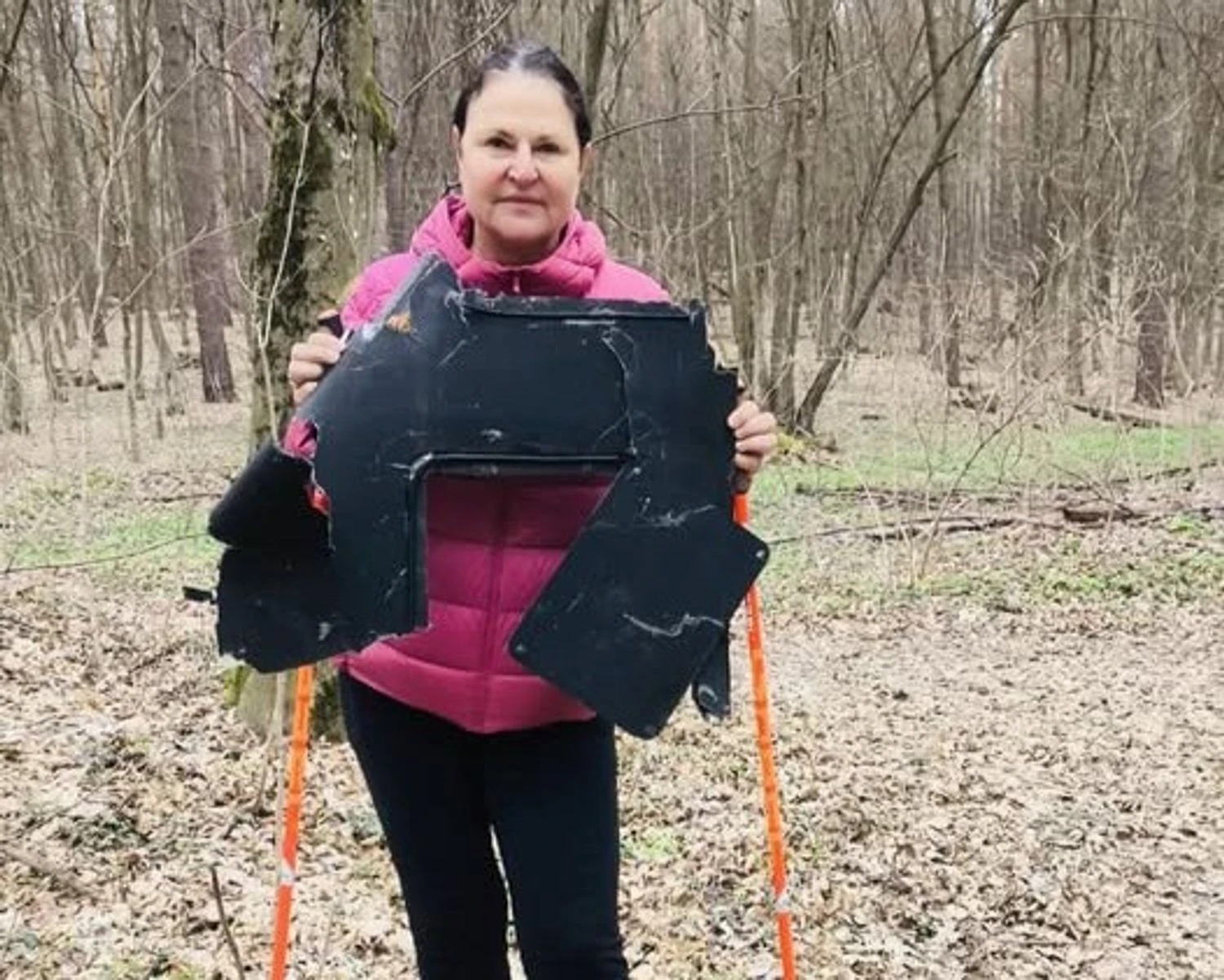 Посолка ЄС знайшла уламок російського "шахеда" під час прогулянки київським лісом