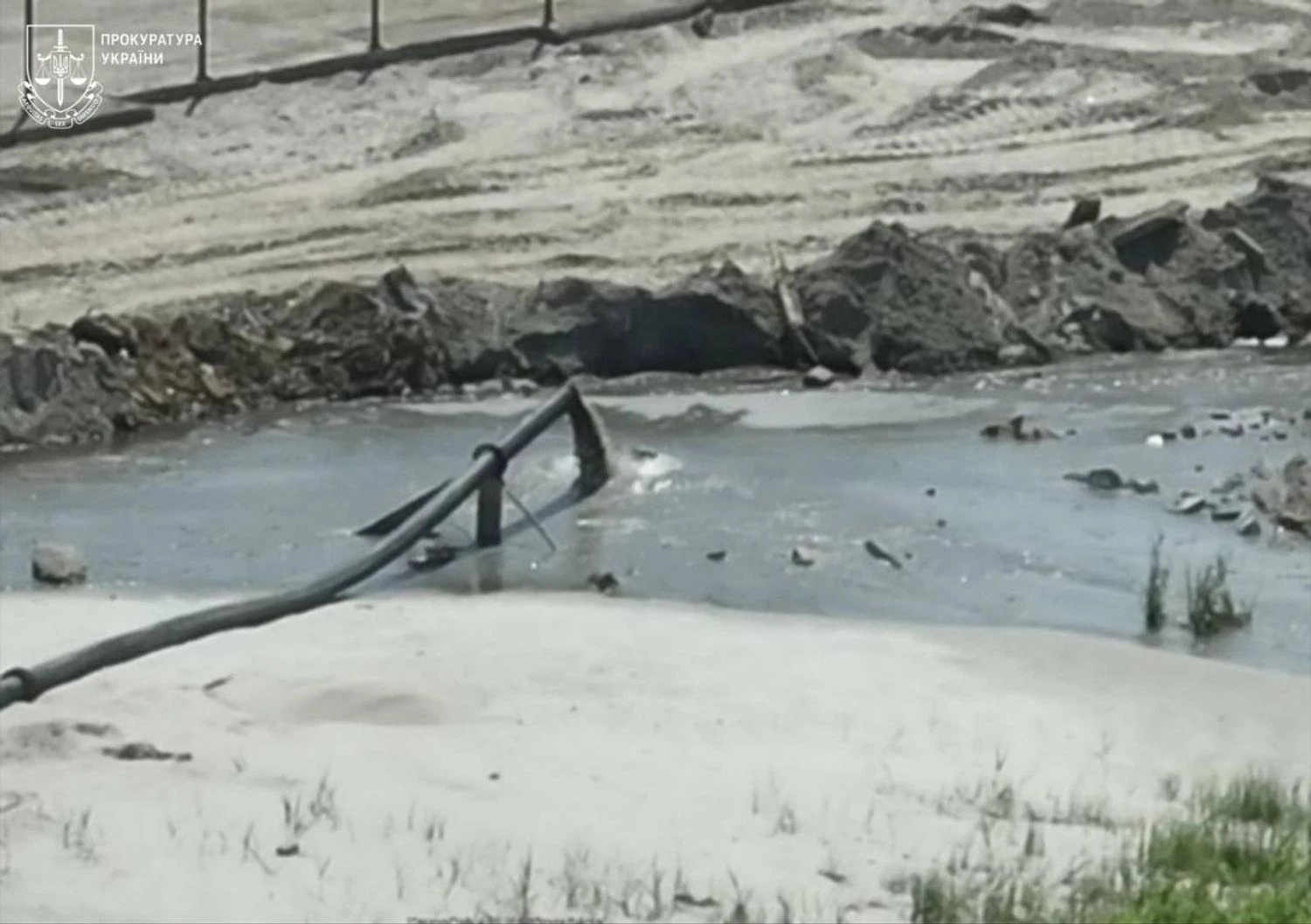 Масштабна схема видобутку піску з Дунаю завдала збитків на 182 мільйони, справу передали до суду