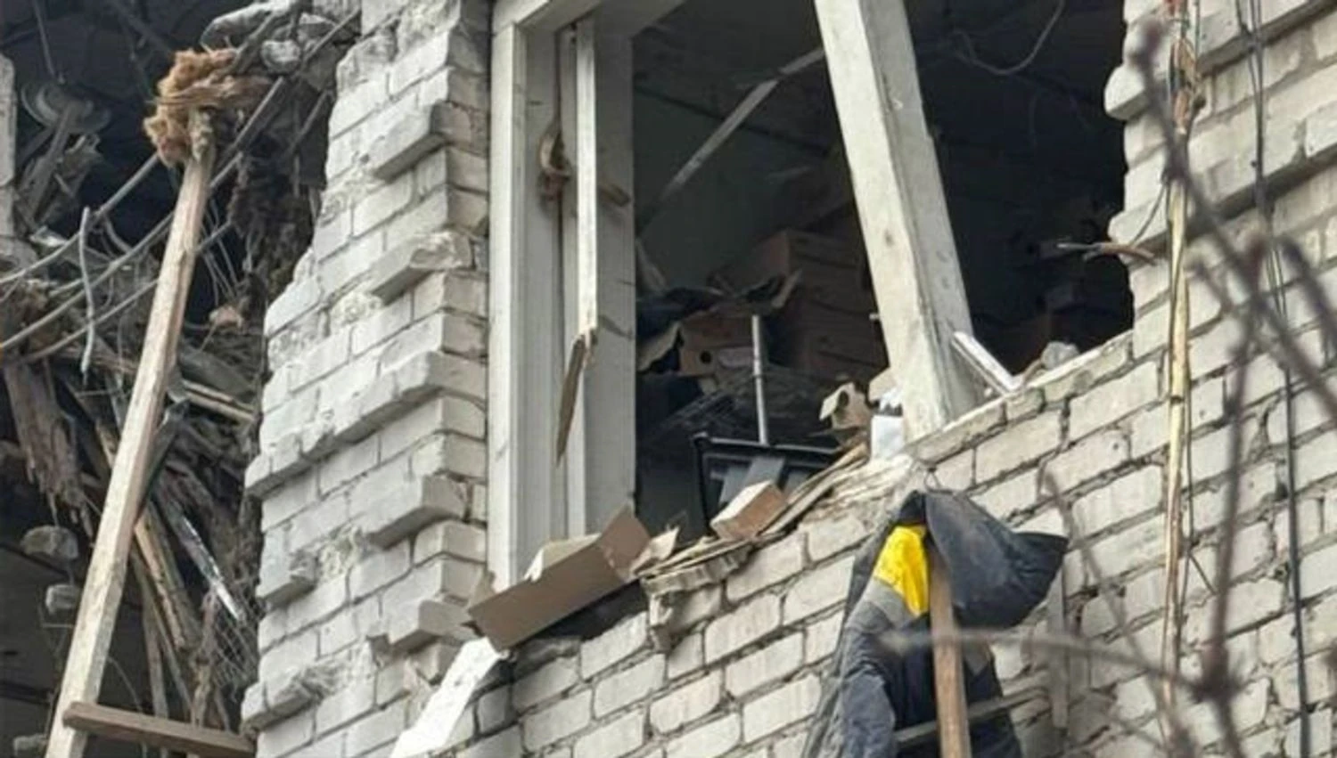 У Києві внаслідок масованої атаки рф пошкоджено виробничий майданчик ДТЕК