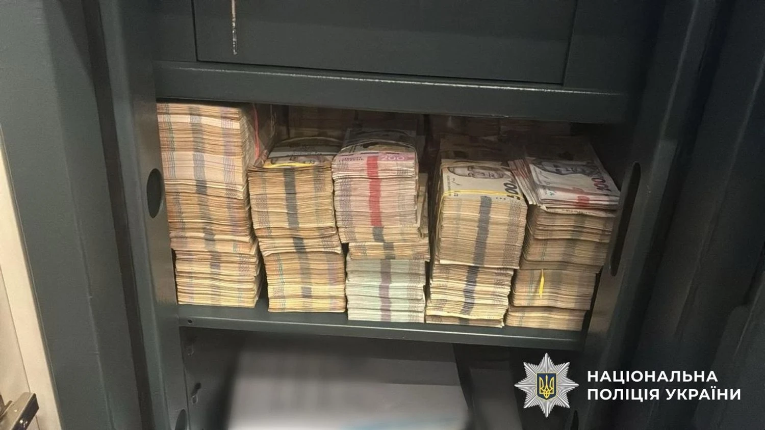 Наркоторгівля через мережу магазинів, call-центри та погрози - в Україні провели сотні обшуків і викрили угруповання