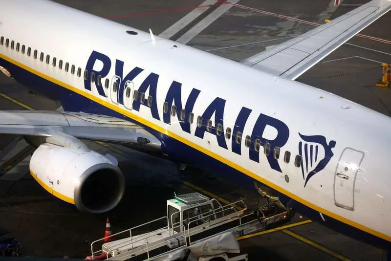 Ryanair закриває базу в Берліні та скорочує рейси через зростання зборів