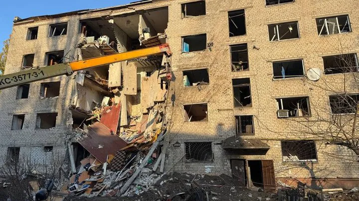 Майже 20 тисяч родин зможуть отримати компенсацію на ремонт пошкодженого обстрілами житла - Свириденко