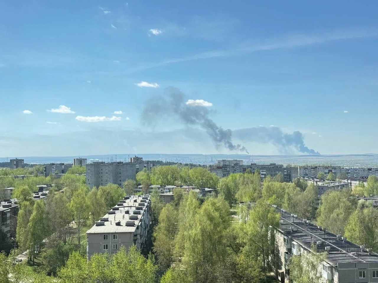 У російській пермі пролунали вибухи - над містом піднявся дим, оголошено тривогу