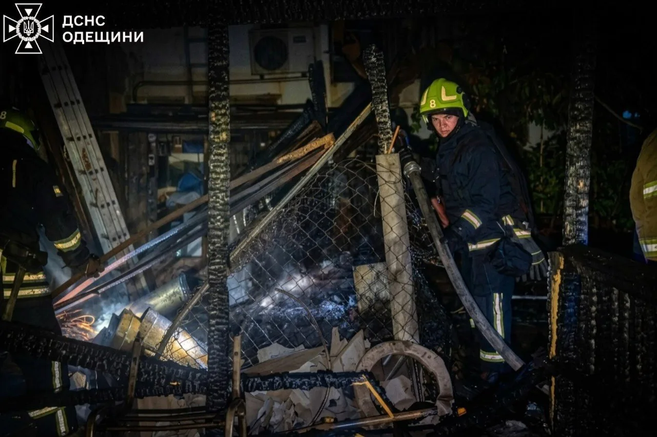 Окупанти вночі вдарили по Одесі, є поранений