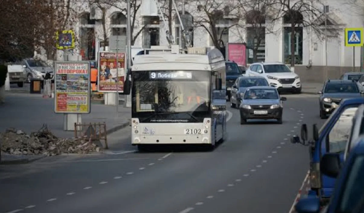 У Севастополі через дефіцит пального та знеструмлення зупинився громадський транспорт - ЗМІ