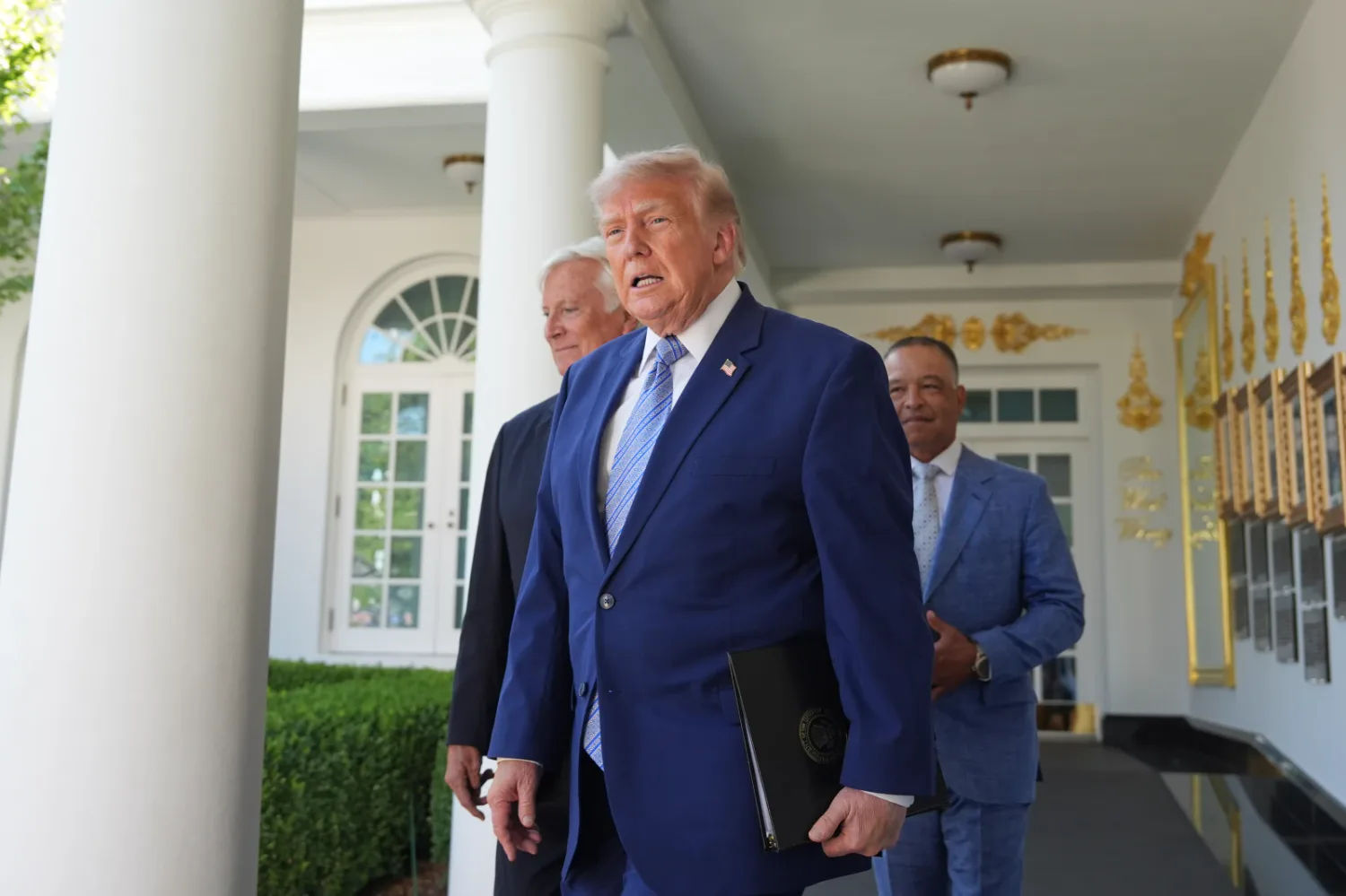 Світові лідери прагнуть зустрітися з Трампом під час похорону Грема – Politico
