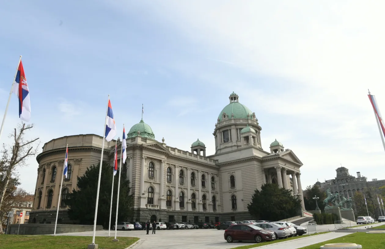 Парламент Сербії розгляне вотум недовіри уряду 27 липня
