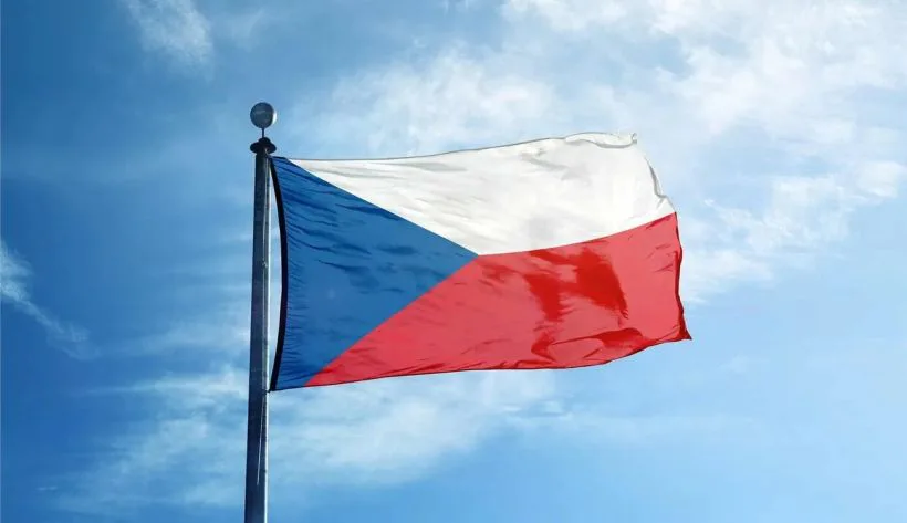 Чеська опозиція вимагає викликати посла рф через падіння російської ракети у Польщі
